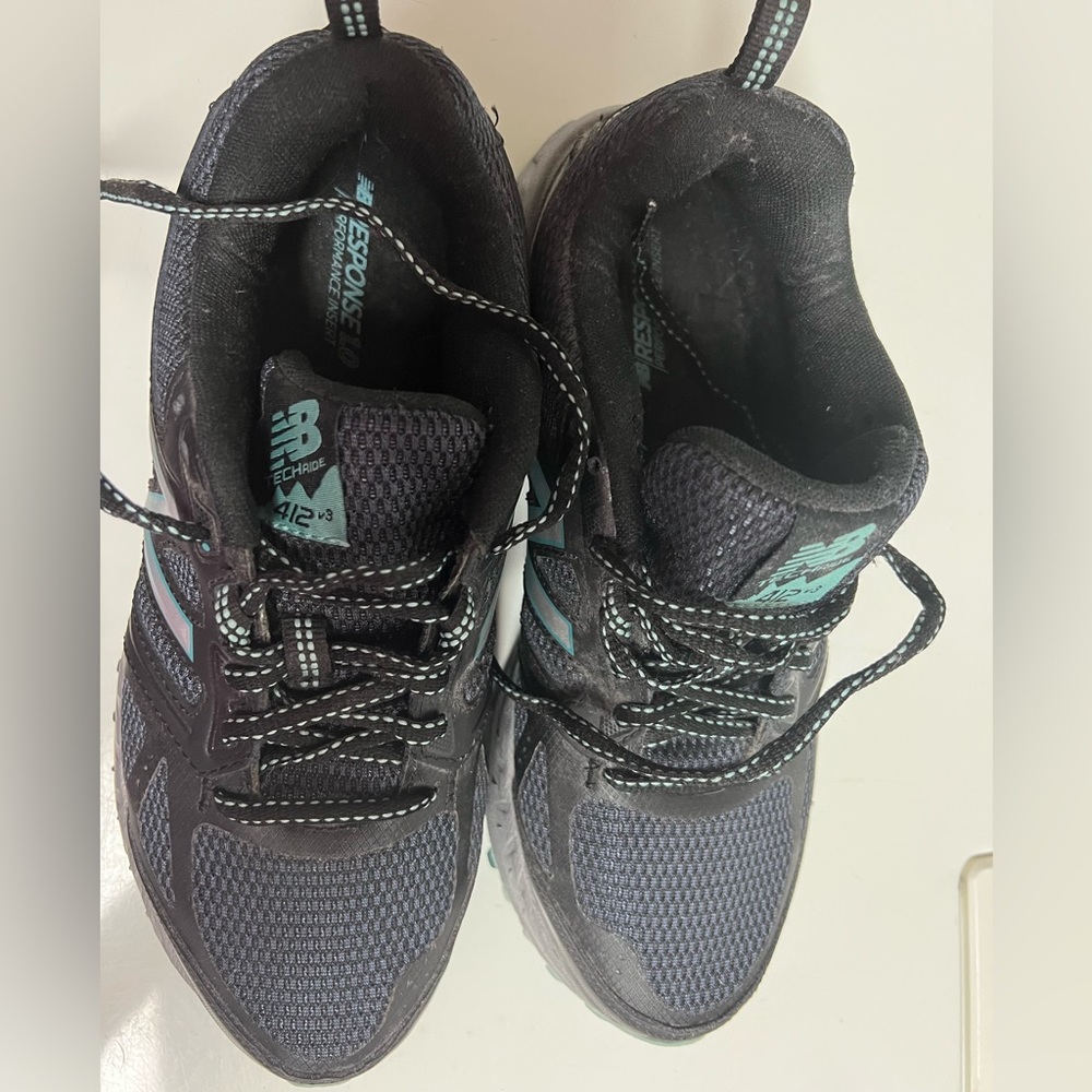 GENTLY WORN. Women’s New Balance 412. 8.5